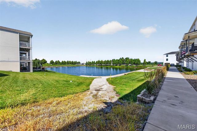 192 Canal Cottage Alley, St Charles, MO 63301