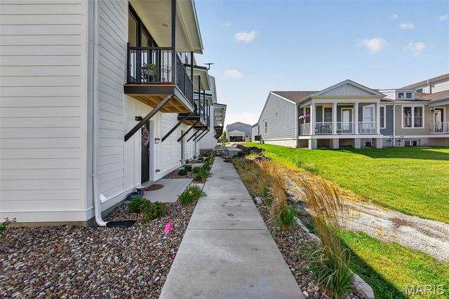 192 Canal Cottage Alley, St Charles, MO 63301