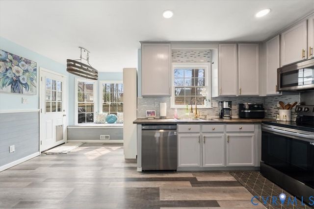 7907 Waterman Ln, Chesterfield, VA 23832