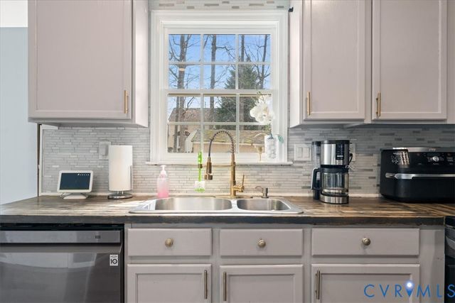 7907 Waterman Ln, Chesterfield, VA 23832