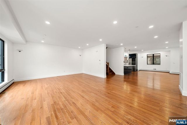 1456 River Road, Edgewater, NJ 07020