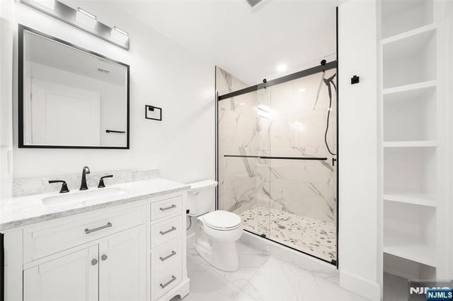 1456 River Road, Edgewater, NJ 07020