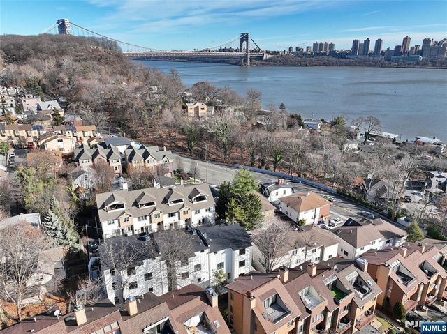 1456 River Road, Edgewater, NJ 07020