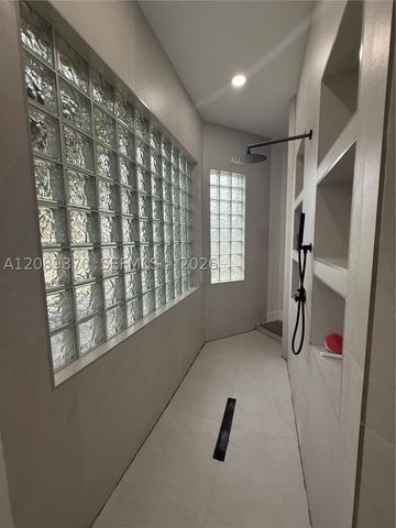 14883 SW 38th St, Davie, FL 33331