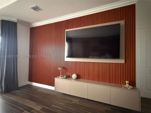 14883 SW 38th St, Davie, FL 33331
