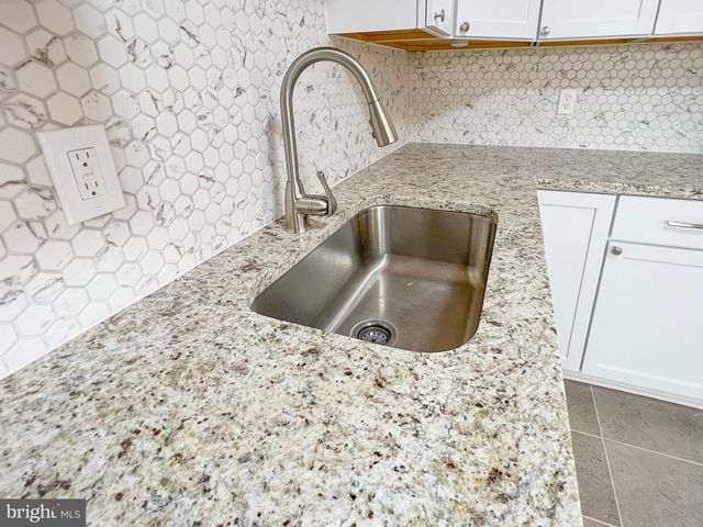 917 LOUIS DR, Millville, NJ 08332