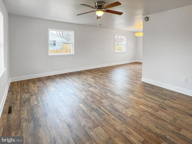 917 LOUIS DR, Millville, NJ 08332