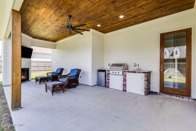 108 Amsterdam Avenue, Youngsville, LA 70592