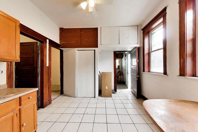 2625 S Central Park Avenue, Chicago, IL 60623
