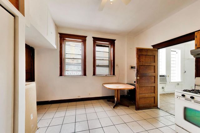 2625 S Central Park Avenue, Chicago, IL 60623