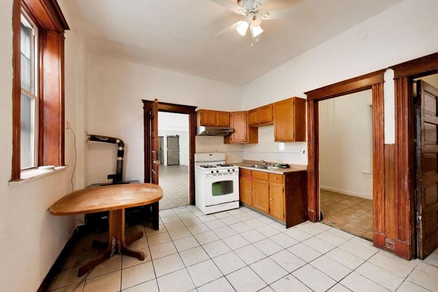 2625 S Central Park Avenue, Chicago, IL 60623