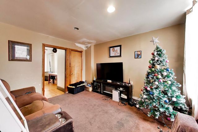 2625 S Central Park Avenue, Chicago, IL 60623