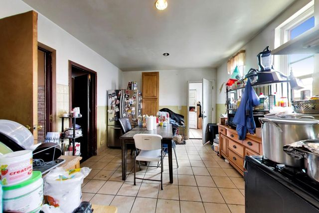 2625 S Central Park Avenue, Chicago, IL 60623
