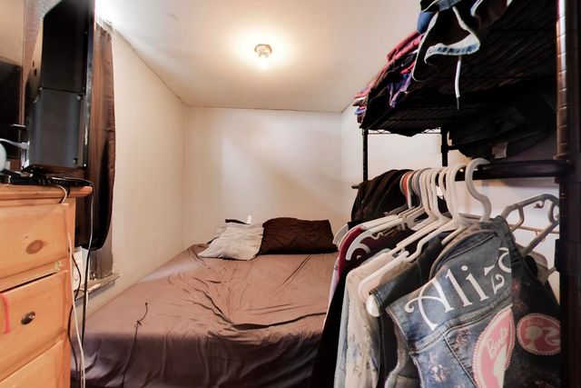 2625 S Central Park Avenue, Chicago, IL 60623