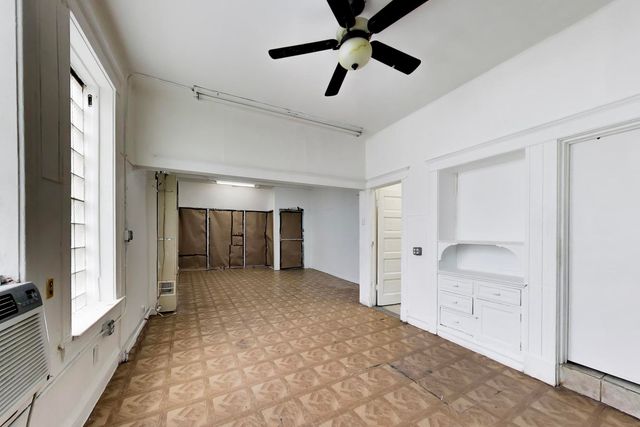 2625 S Central Park Avenue, Chicago, IL 60623
