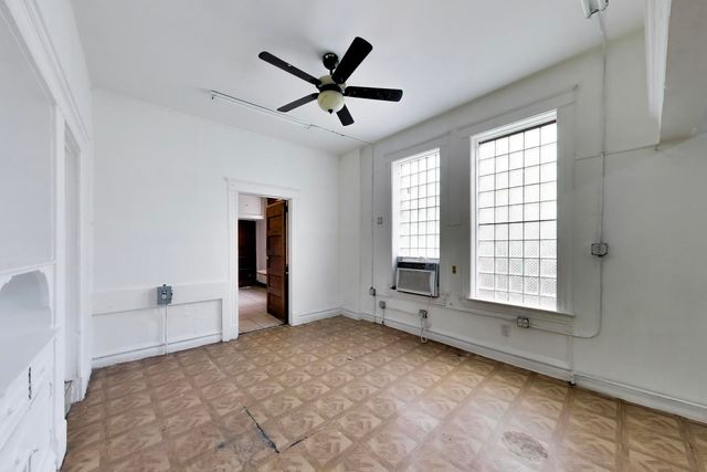 2625 S Central Park Avenue, Chicago, IL 60623