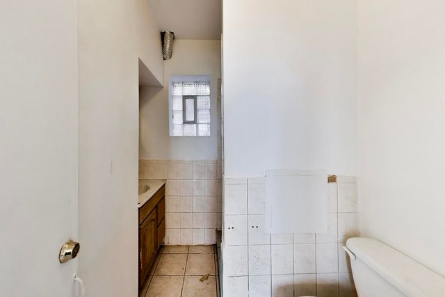 2625 S Central Park Avenue, Chicago, IL 60623