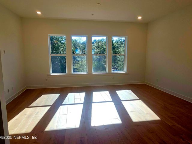 1928 PRUDENTIAL Drive, Jacksonville, FL 32207