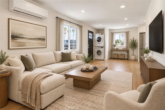 4461 Farquhar Avenue A, Los Alamitos, CA 90720