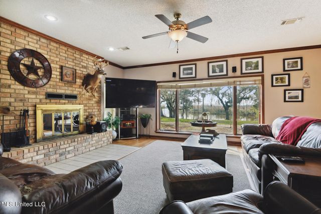 6341 Menge Avenue, Pass Christian, MS 39571