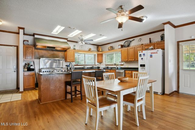 6341 Menge Avenue, Pass Christian, MS 39571