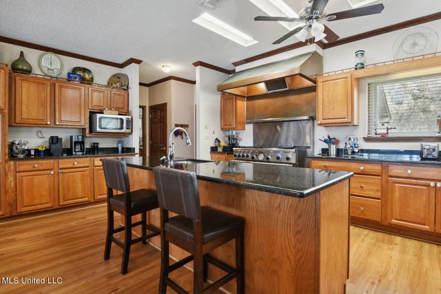 6341 Menge Avenue, Pass Christian, MS 39571