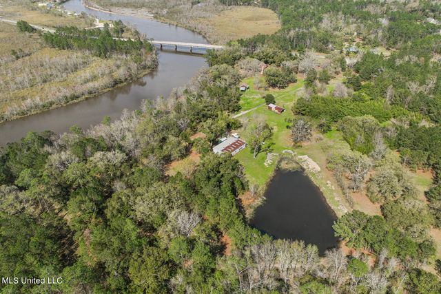 6341 Menge Avenue, Pass Christian, MS 39571