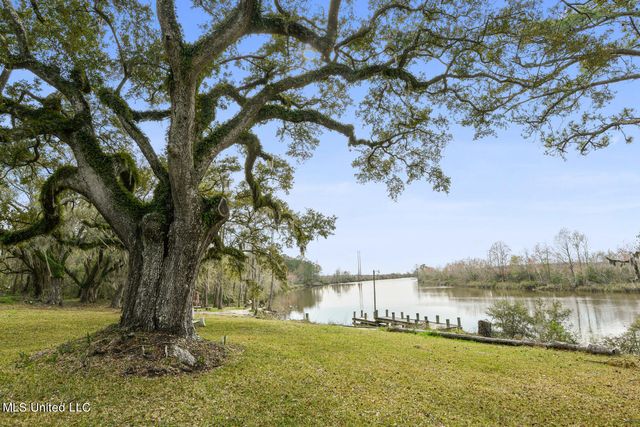 6341 Menge Avenue, Pass Christian, MS 39571
