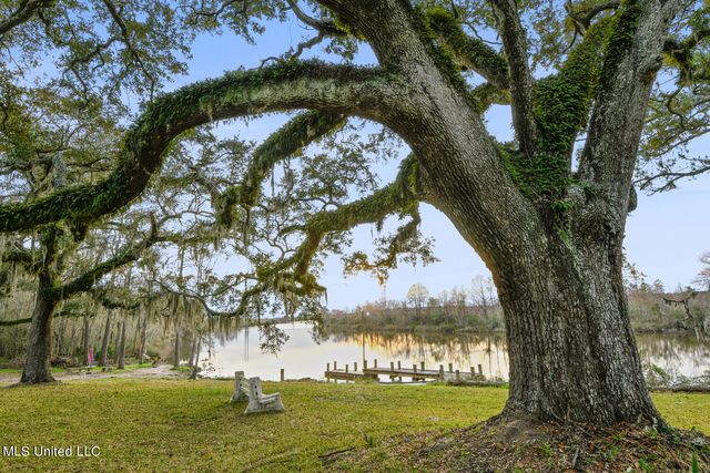 6341 Menge Avenue, Pass Christian, MS 39571