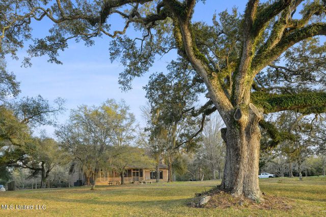 6341 Menge Avenue, Pass Christian, MS 39571