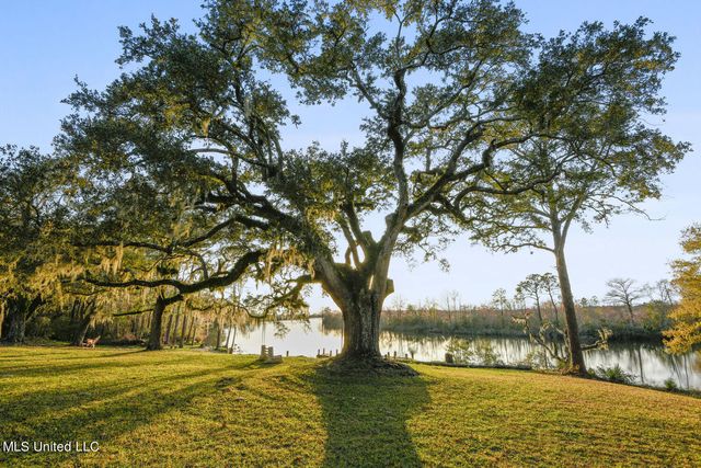 6341 Menge Avenue, Pass Christian, MS 39571