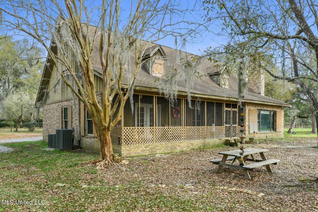 6341 Menge Avenue, Pass Christian, MS 39571