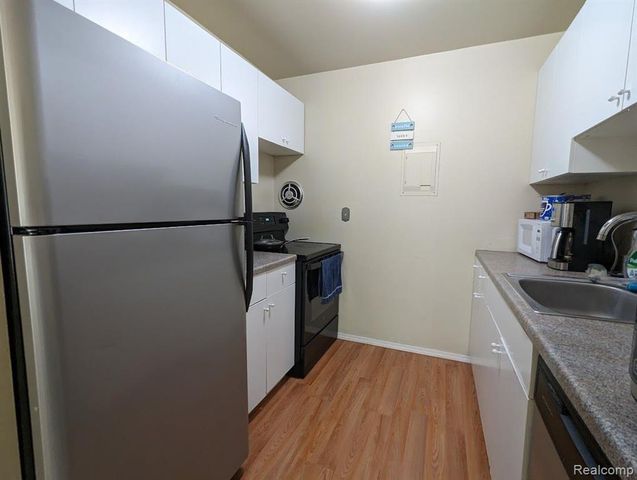 1315 S Maple Road 305, Ann Arbor, MI 48103