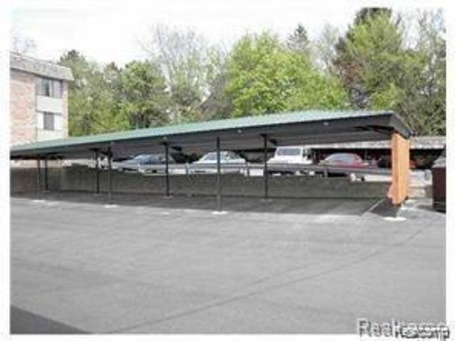 1315 S Maple Road 305, Ann Arbor, MI 48103