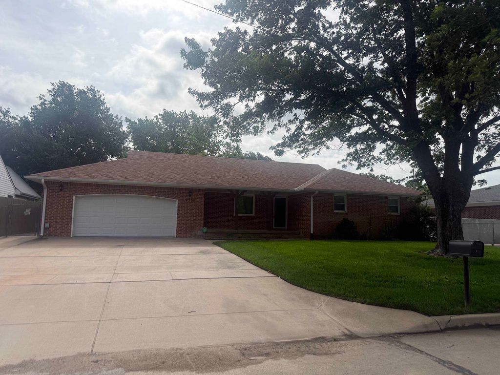 2550 S Pattie St, Wichita, KS 67216