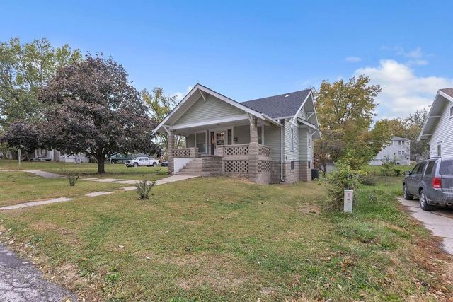 601 E 3rd Street, Maryville, MO 64468