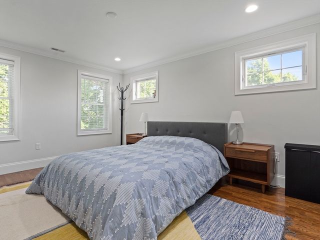 12 Cedar St 2, Waltham, MA 02453