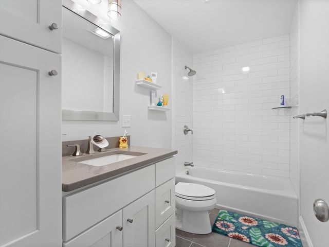 12 Cedar St 2, Waltham, MA 02453