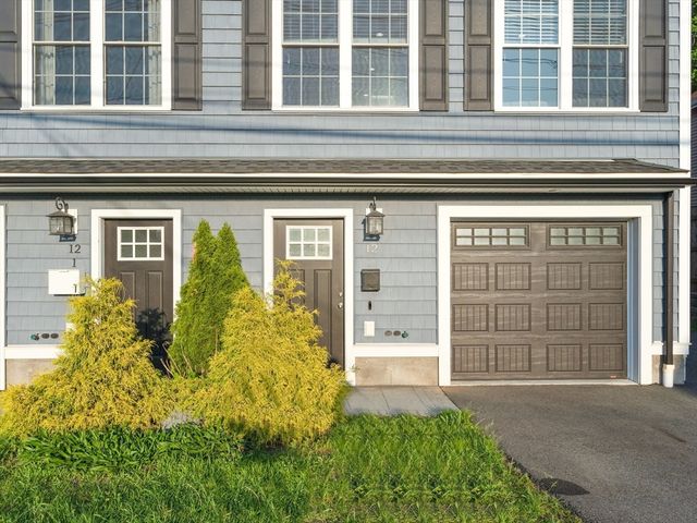 12 Cedar St 2, Waltham, MA 02453
