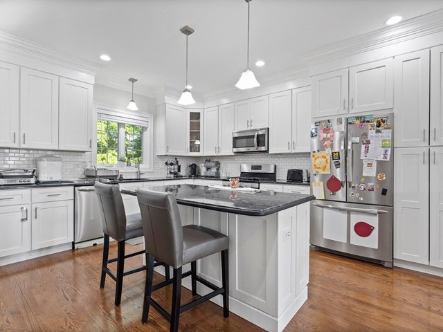 12 Cedar St 2, Waltham, MA 02453