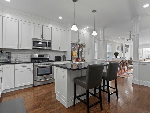 12 Cedar St 2, Waltham, MA 02453