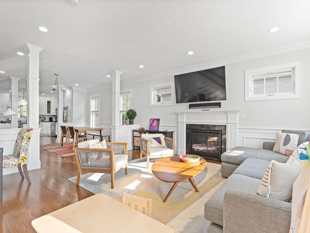 12 Cedar St 2, Waltham, MA 02453
