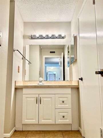 506 ORANGE DRIVE 15, Altamonte Springs, FL 32701