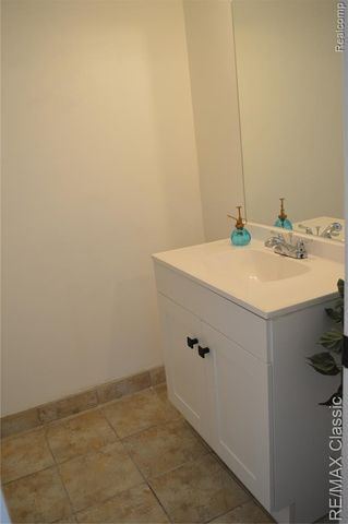 19711 E 8 Mile Road 69, Saint Clair Shores, MI 48080