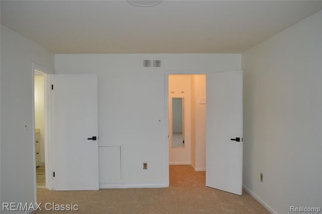 19711 E 8 Mile Road 69, Saint Clair Shores, MI 48080
