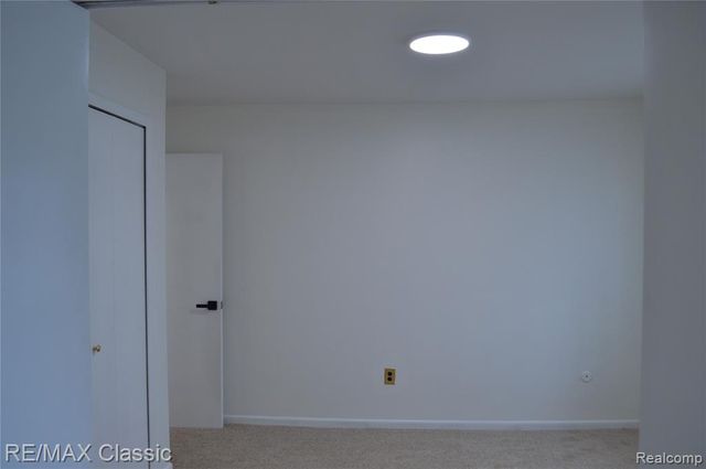 19711 E 8 Mile Road 69, Saint Clair Shores, MI 48080