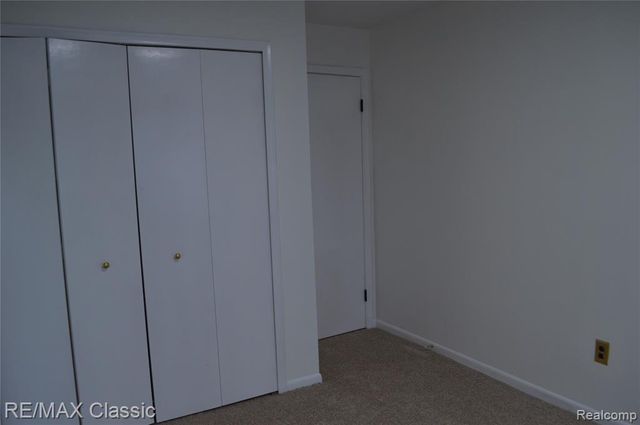 19711 E 8 Mile Road 69, Saint Clair Shores, MI 48080
