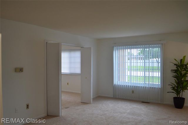 19711 E 8 Mile Road 69, Saint Clair Shores, MI 48080