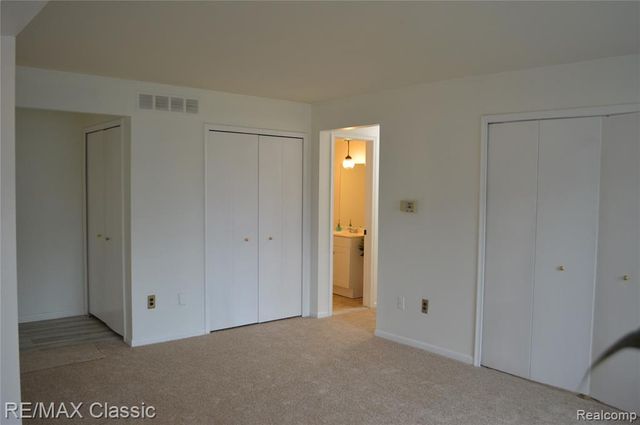 19711 E 8 Mile Road 69, Saint Clair Shores, MI 48080