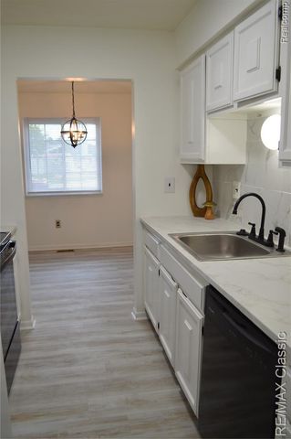 19711 E 8 Mile Road 69, Saint Clair Shores, MI 48080